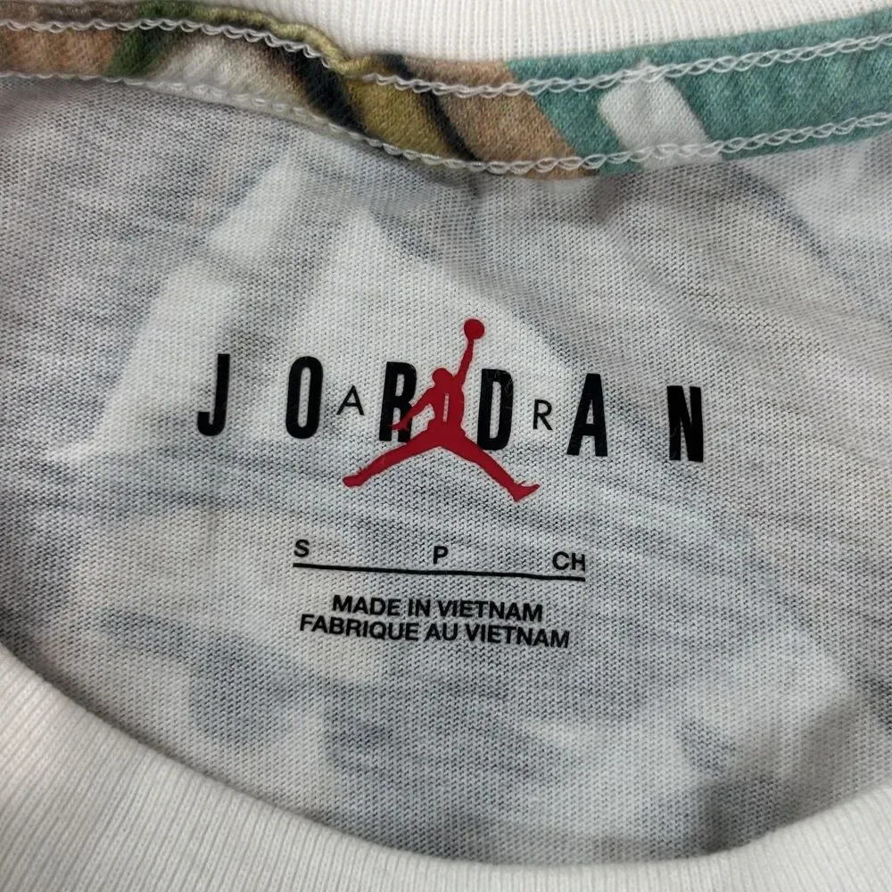Air Jordan Flight Essentials Iconic Moments Shirt Men's Small Graphic Nike